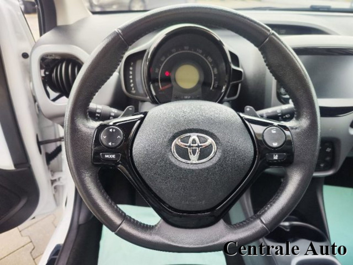 Toyota Aygo Connect 1.0 VVT-i 72 CV 5 porte x-wave MMT (18)