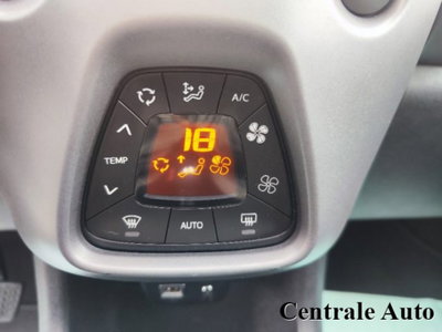 Toyota Aygo Connect 1.0 VVT-i 72 CV 5 porte x-wave MMT (19)