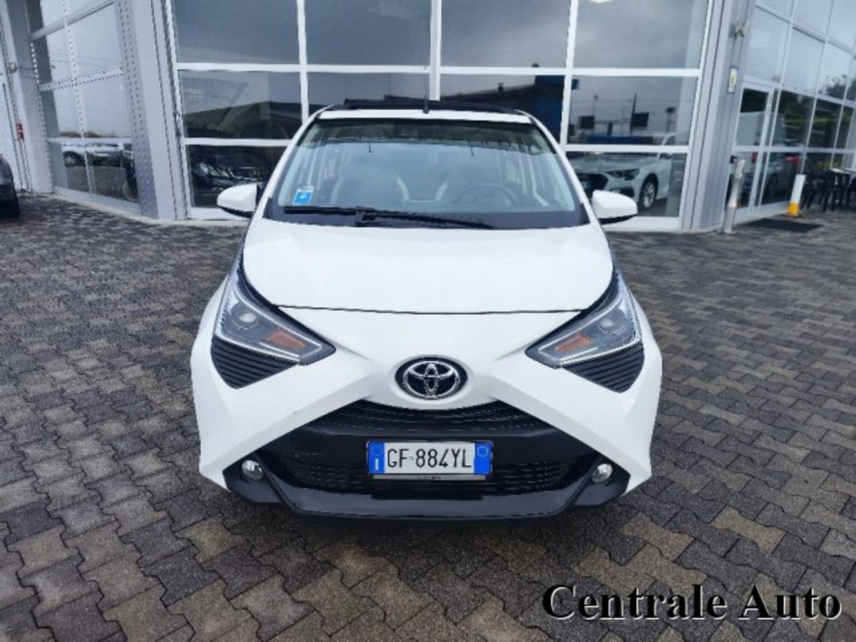 Toyota Aygo Connect 1.0 VVT-i 72 CV 5 porte x-wave MMT (2)