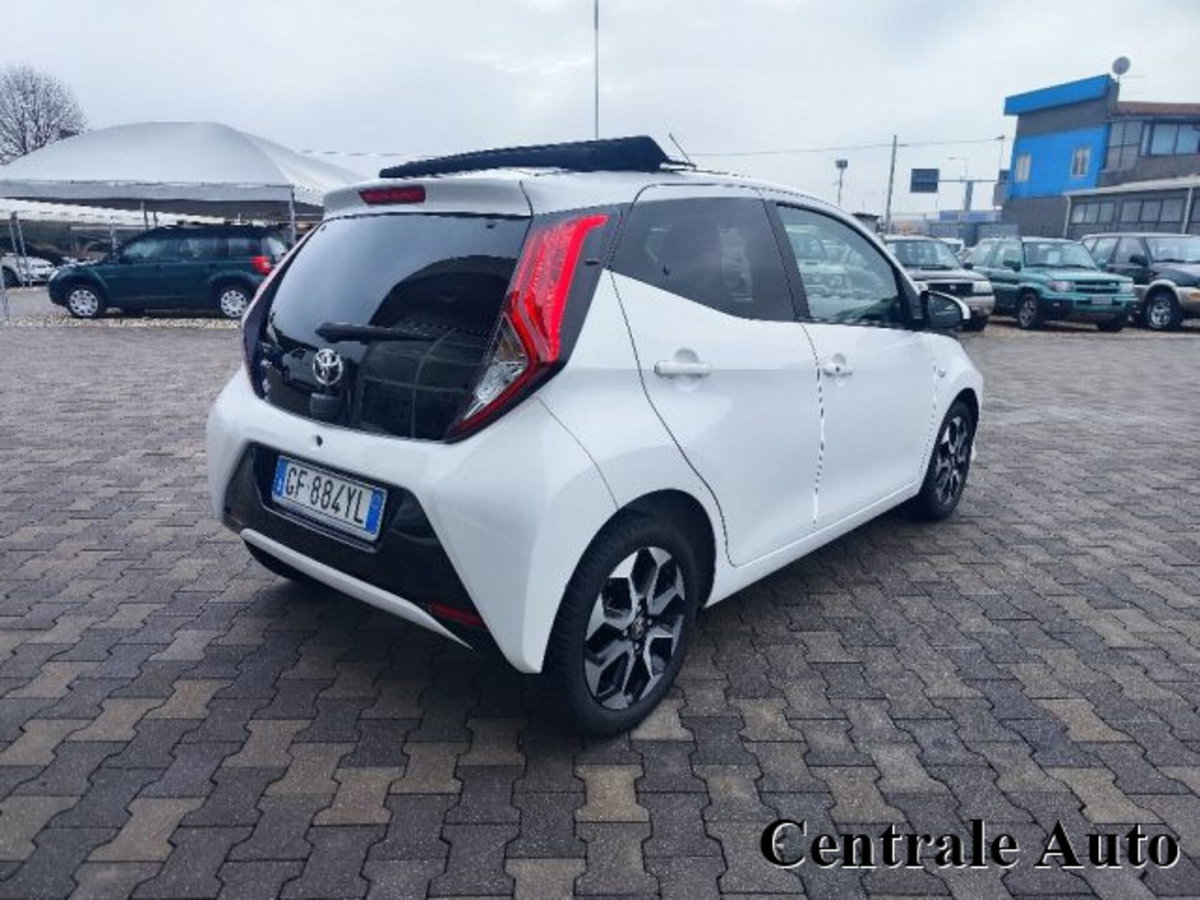 Toyota Aygo Connect 1.0 VVT-i 72 CV 5 porte x-wave MMT (5)