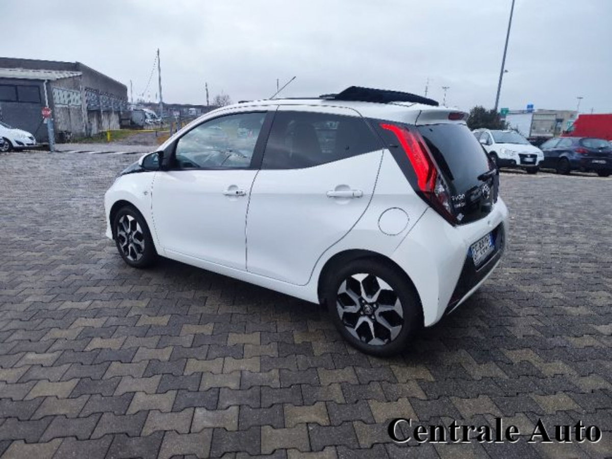 Toyota Aygo Connect 1.0 VVT-i 72 CV 5 porte x-wave MMT (7)
