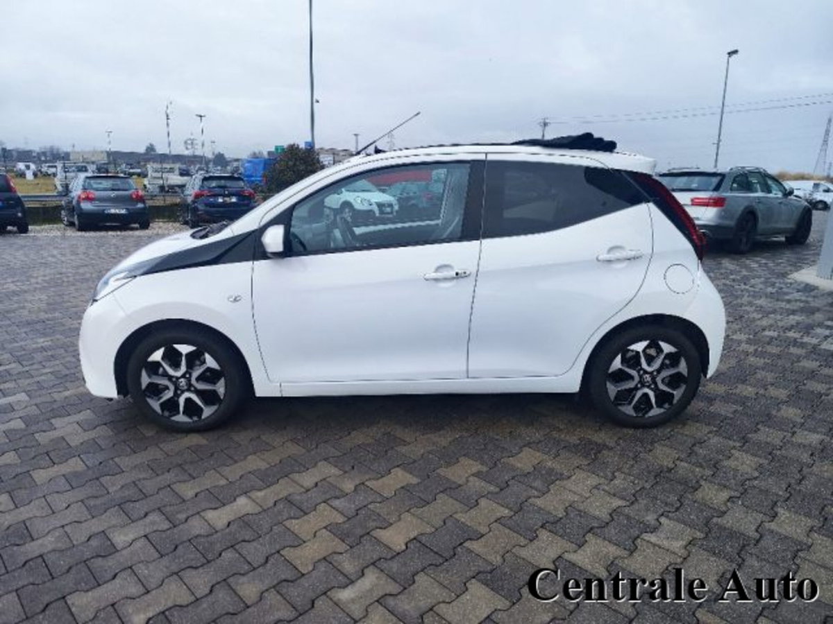 Toyota Aygo Connect 1.0 VVT-i 72 CV 5 porte x-wave MMT (8)