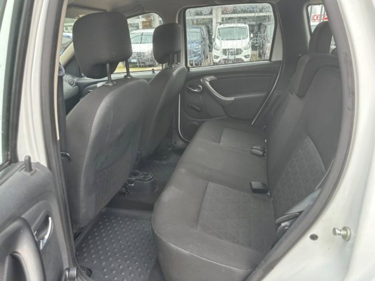 Dacia Duster 1.2 TCe 125CV 4x2 Lauréate (7)