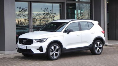 Volvo XC40 B3 automatico Plus Dark usata