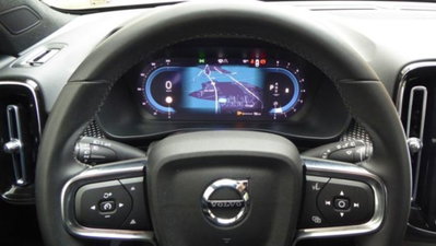 Volvo XC40 B3 automatico Plus Dark (10)