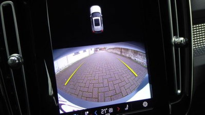 Volvo XC40 B3 automatico Plus Dark (14)