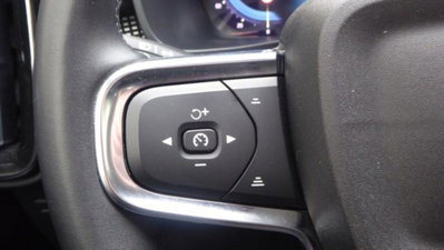 Volvo XC40 B3 automatico Plus Dark (18)