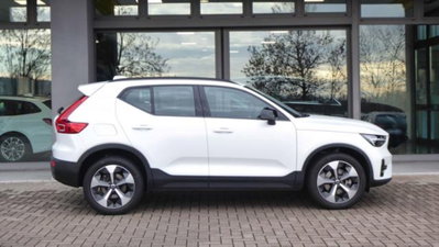 Volvo XC40 B3 automatico Plus Dark (4)