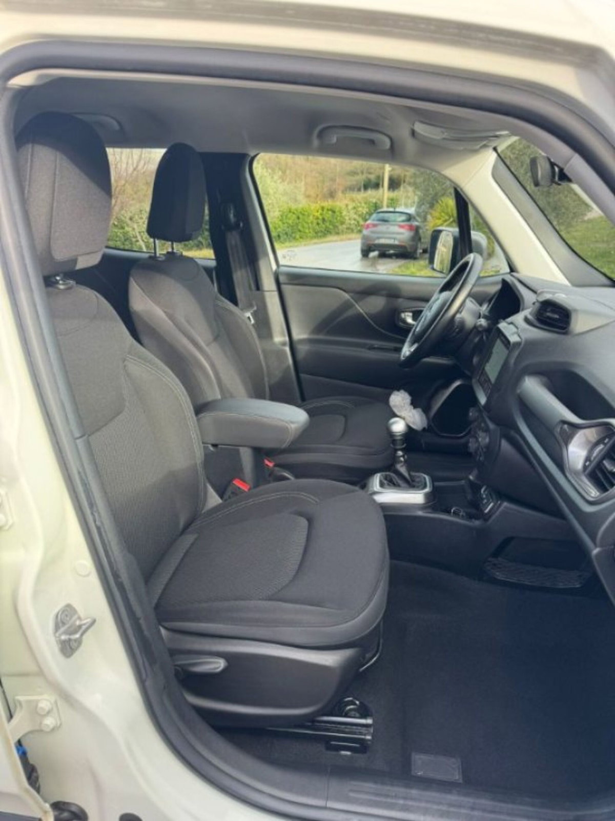 Jeep Renegade 1.6 Mjt 120 CV Limited (11)