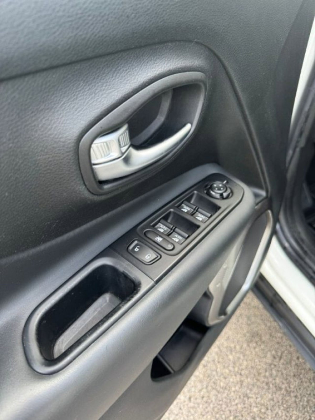 Jeep Renegade 1.6 Mjt 120 CV Limited (15)