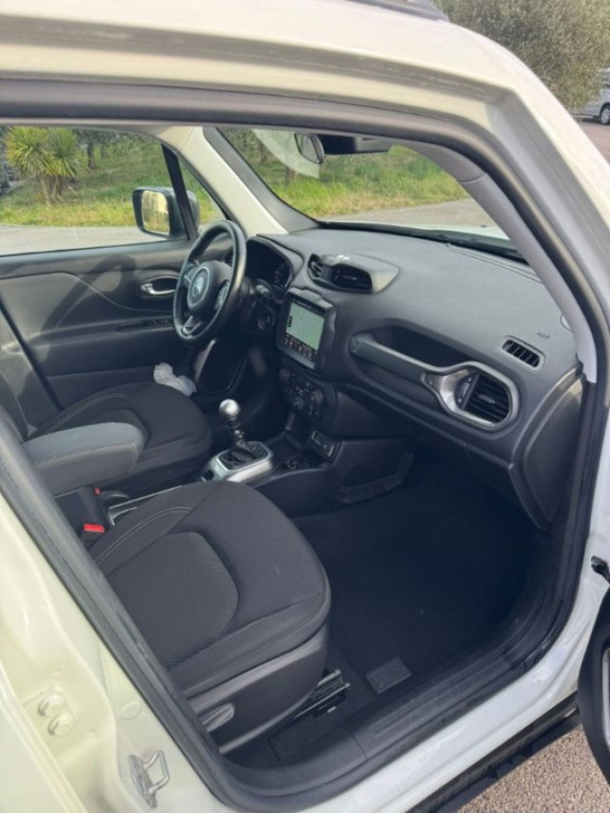 Jeep Renegade 1.6 Mjt 120 CV Limited (16)