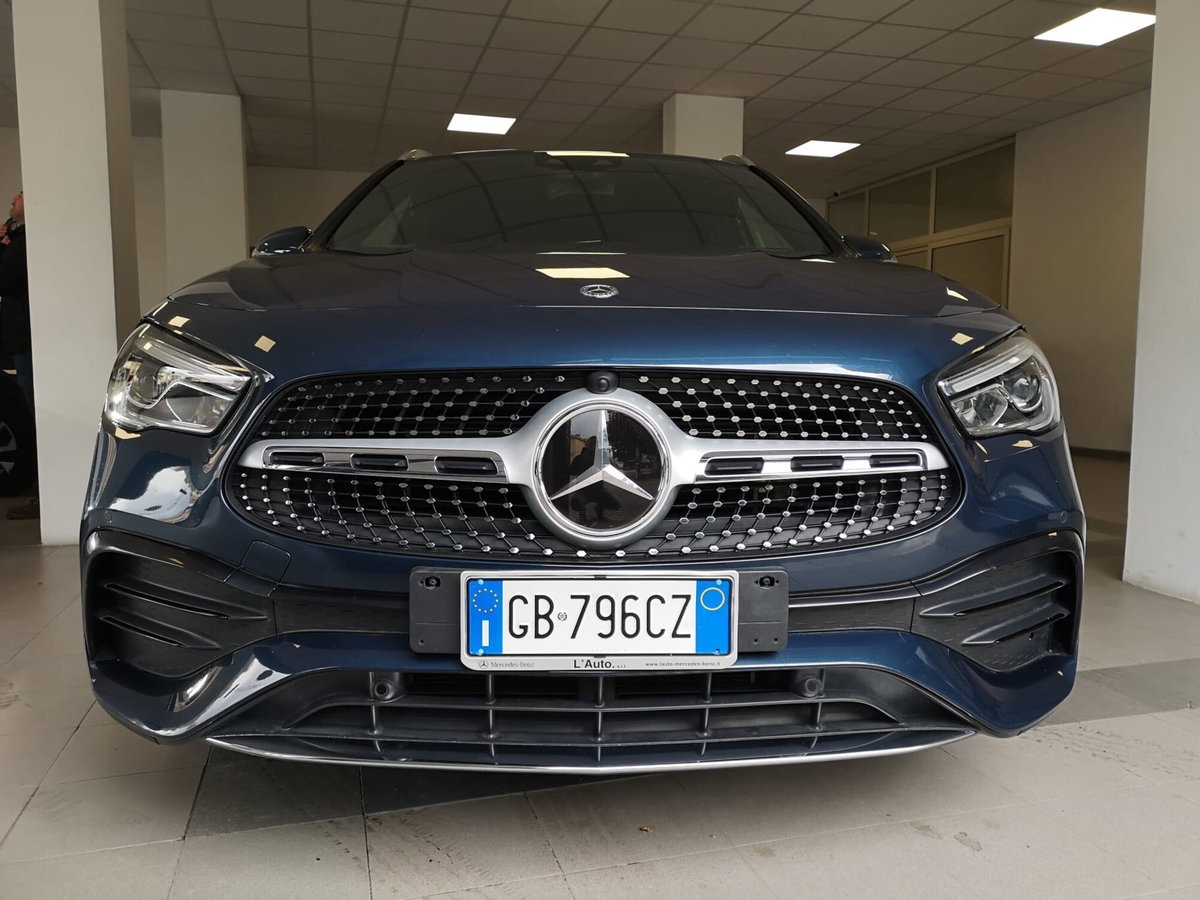 Mercedes-Benz GLA SUV 250 e EQ-Power Automatic Premium (2)