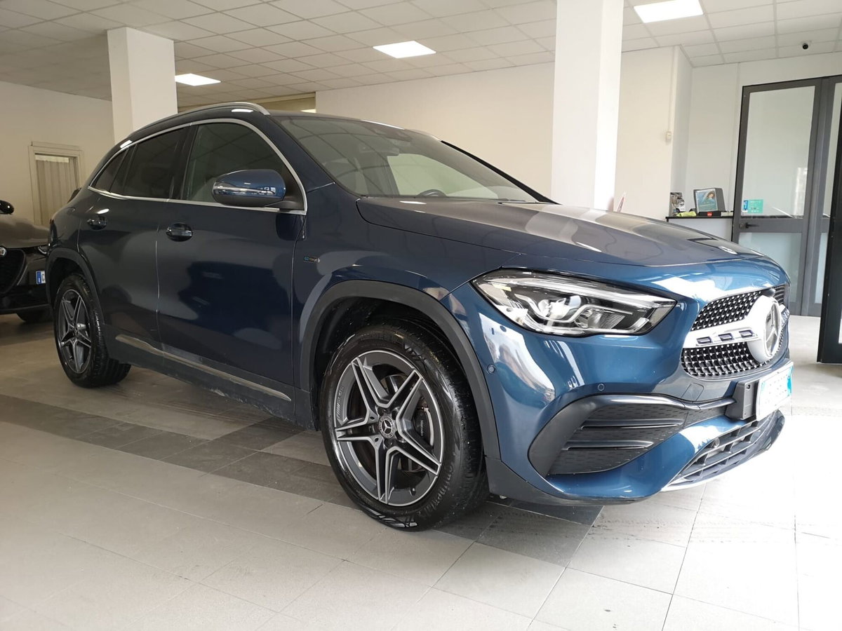 Mercedes-Benz GLA SUV 250 e EQ-Power Automatic Premium (3)