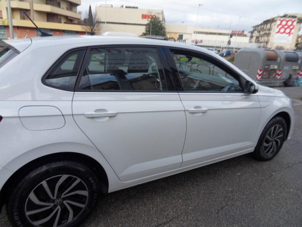 Volkswagen Polo 1.0 tsi Life 95cv (11)