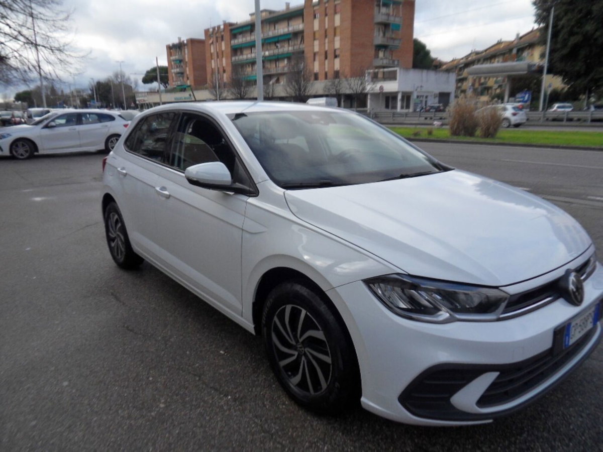 Volkswagen Polo 1.0 tsi Life 95cv (14)