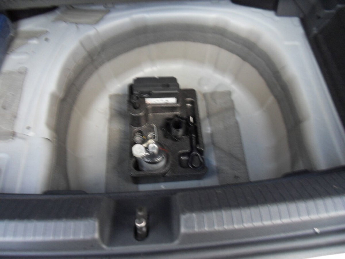 Volkswagen Polo 1.0 tsi Life 95cv (4)