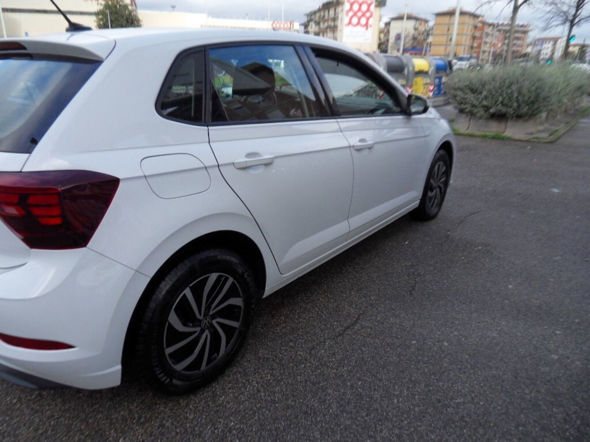 Volkswagen Polo 1.0 tsi Life 95cv (5)