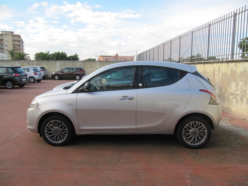 Lancia Ypsilon 1.2 69 CV 5 porte Gold