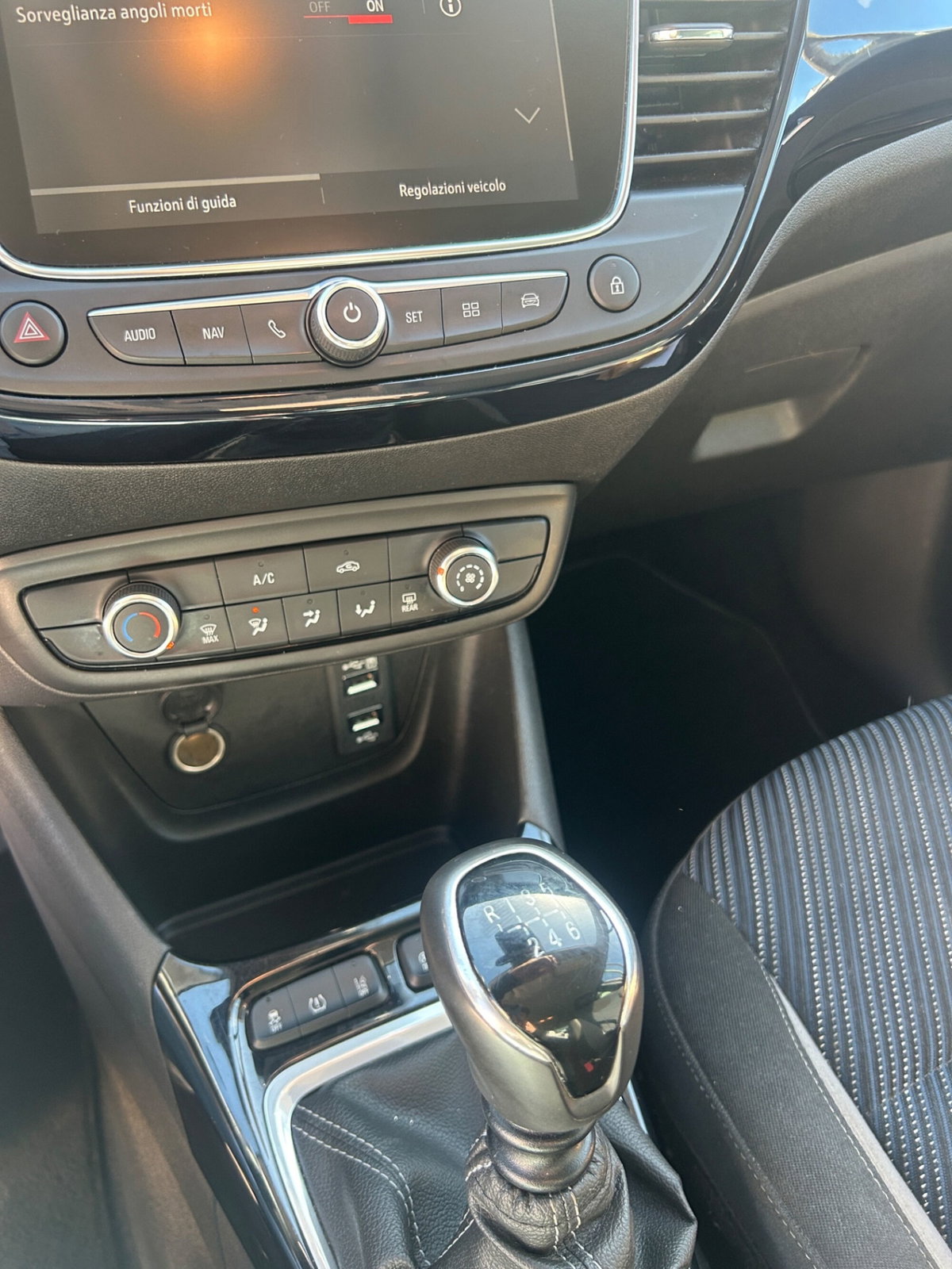 Opel Crossland X 1.5 ECOTEC D 102 CV Start&Stop Design Line (16)