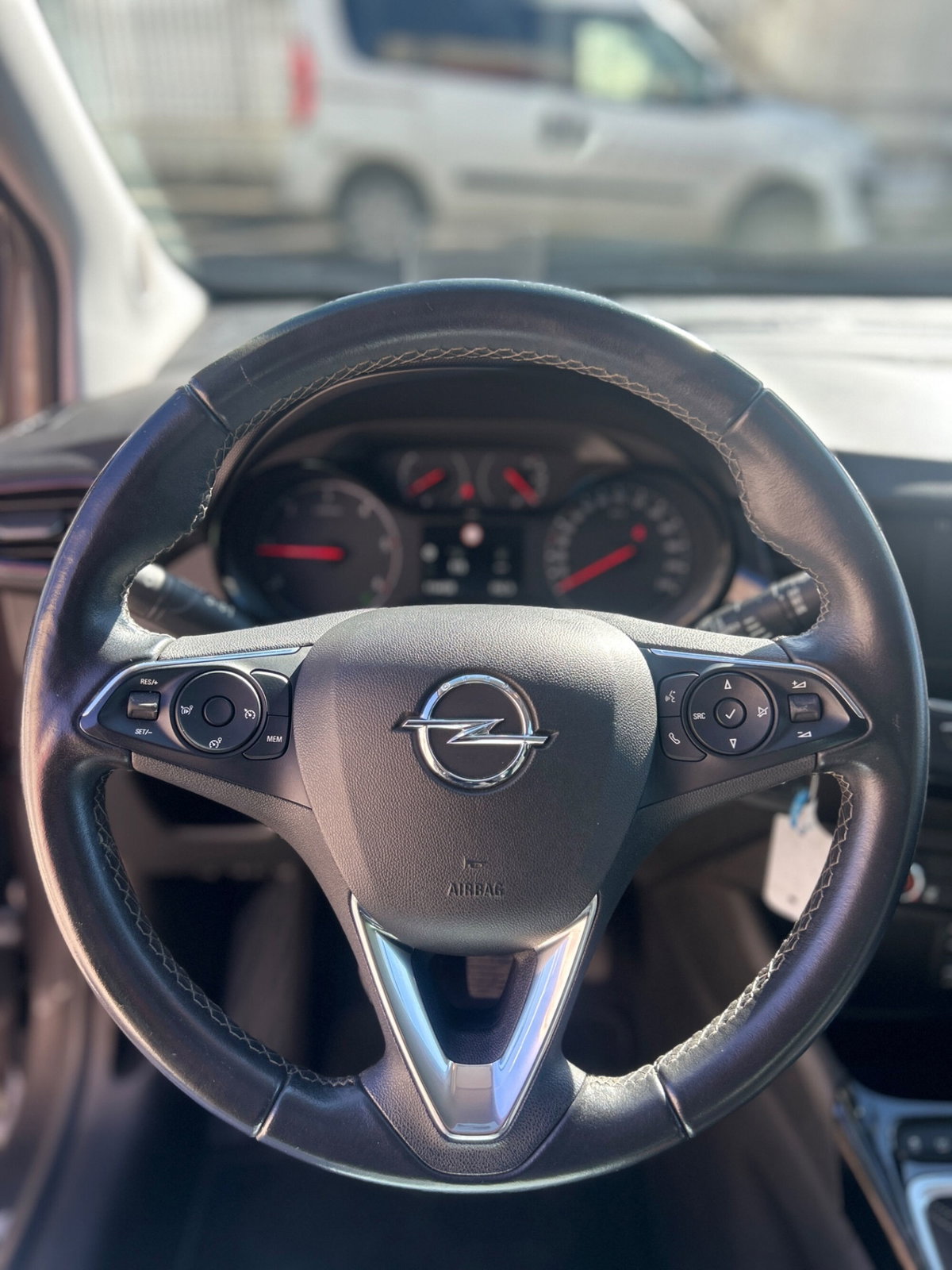 Opel Crossland X 1.5 ECOTEC D 102 CV Start&Stop Design Line (17)