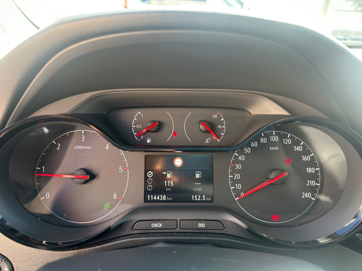 Opel Crossland X 1.5 ECOTEC D 102 CV Start&Stop Design Line (18)