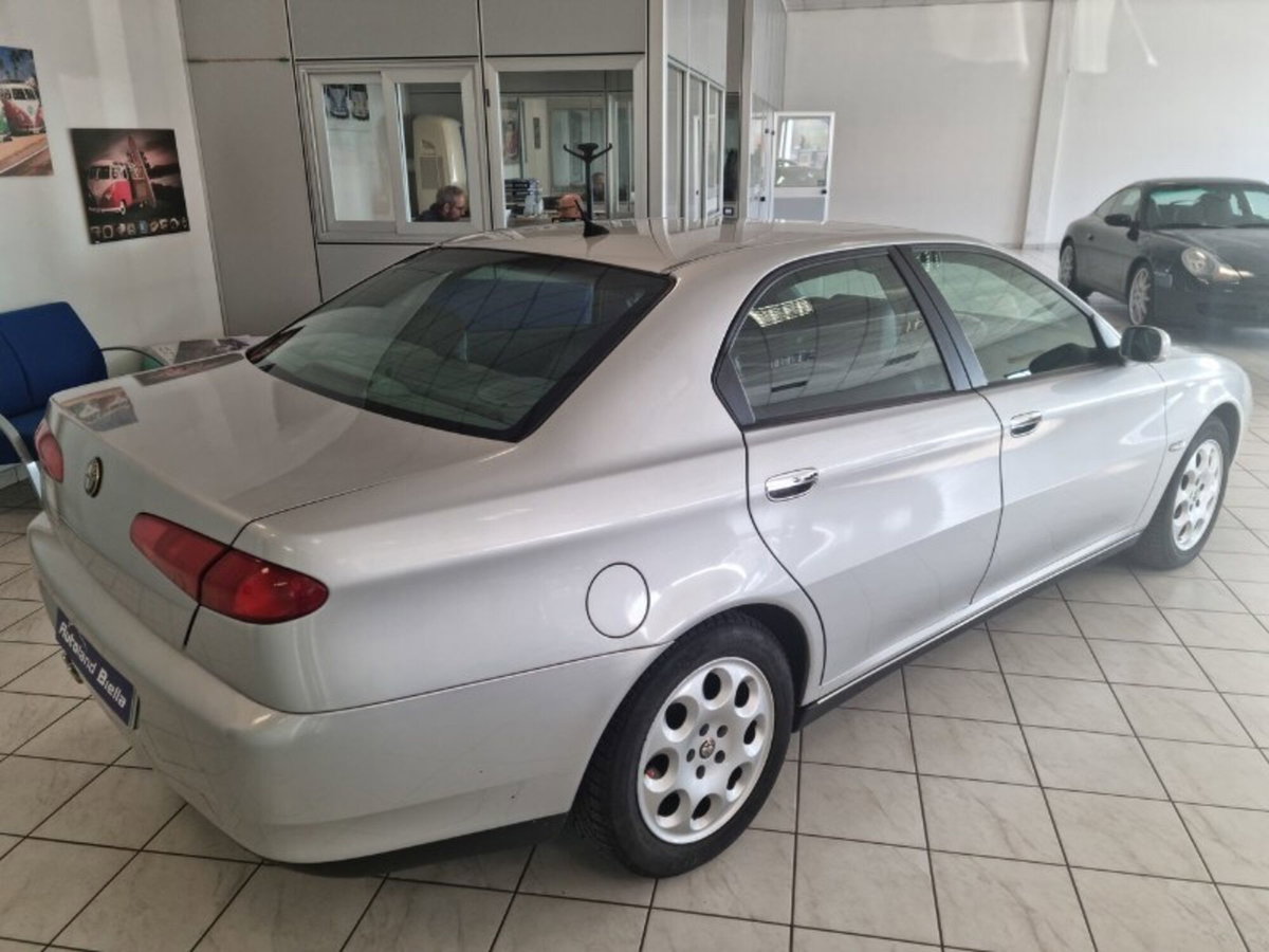 Alfa Romeo 166 2.5i V6 24V cat Distinctive (4)
