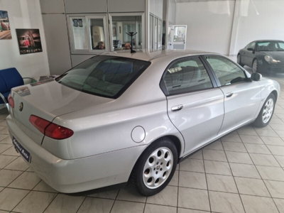 Alfa Romeo 166 2.5i V6 24V cat Distinctive (4)