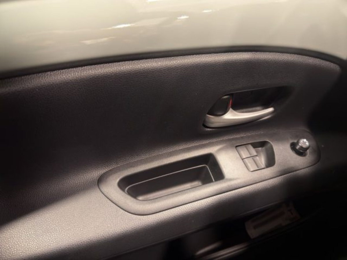 Toyota Aygo X 1.5 hybrid e-cvt (12)