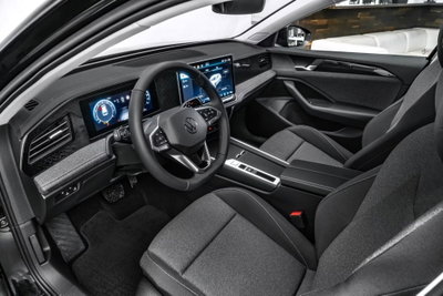 Volkswagen Passat 1.5 etsi act Business 150cv dsg (10)