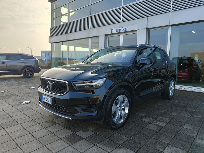 Volvo XC40 T2 Geartronic Momentum Pro