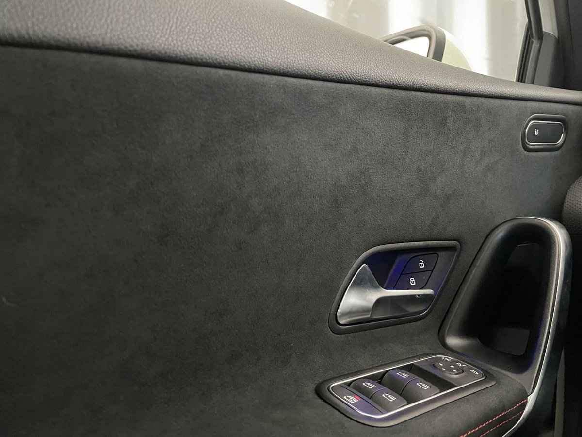 Mercedes-Benz Classe A 250 Automatic 4Matic Premium (17)