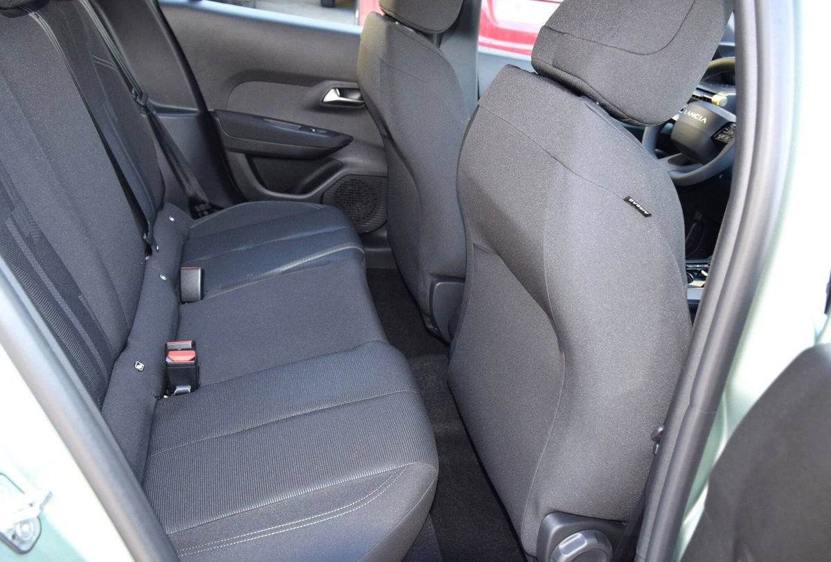 Lancia Ypsilon 1.2 mhev Edizione Limitata Cassina e-dct (12)