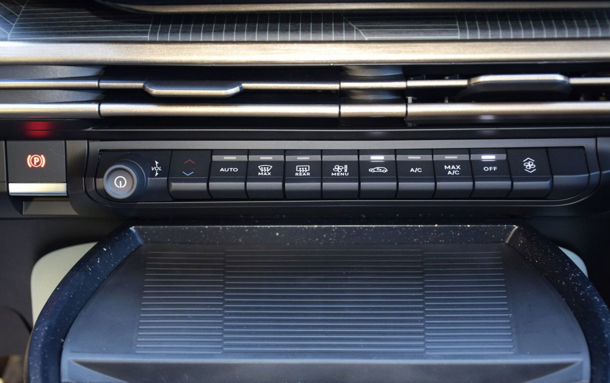 Lancia Ypsilon 1.2 mhev Edizione Limitata Cassina e-dct (18)