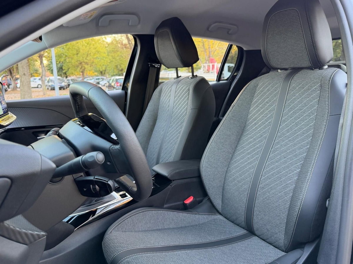 Peugeot 208 1.2 puretech Active s&s 100cv (8)