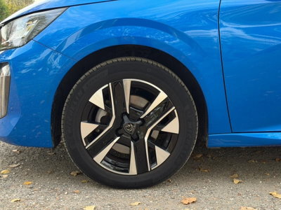 Peugeot 208 1.2 puretech Active s&s 100cv (7)
