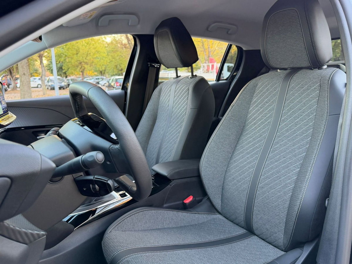 Peugeot 208 1.2 puretech Active s&s 100cv (8)