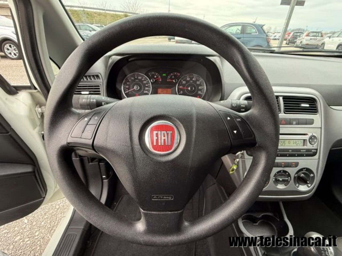 Fiat Punto 1.3 MJT 85CV S&S 5 porte Van Pop 4 posti E5+ (16)