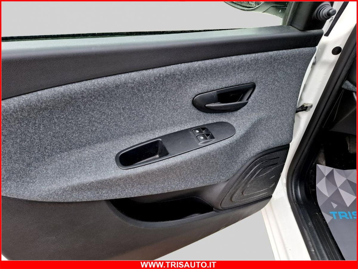 Lancia Ypsilon 1.0 FireFly 5 porte S&S Hybrid Silver Plus (12)