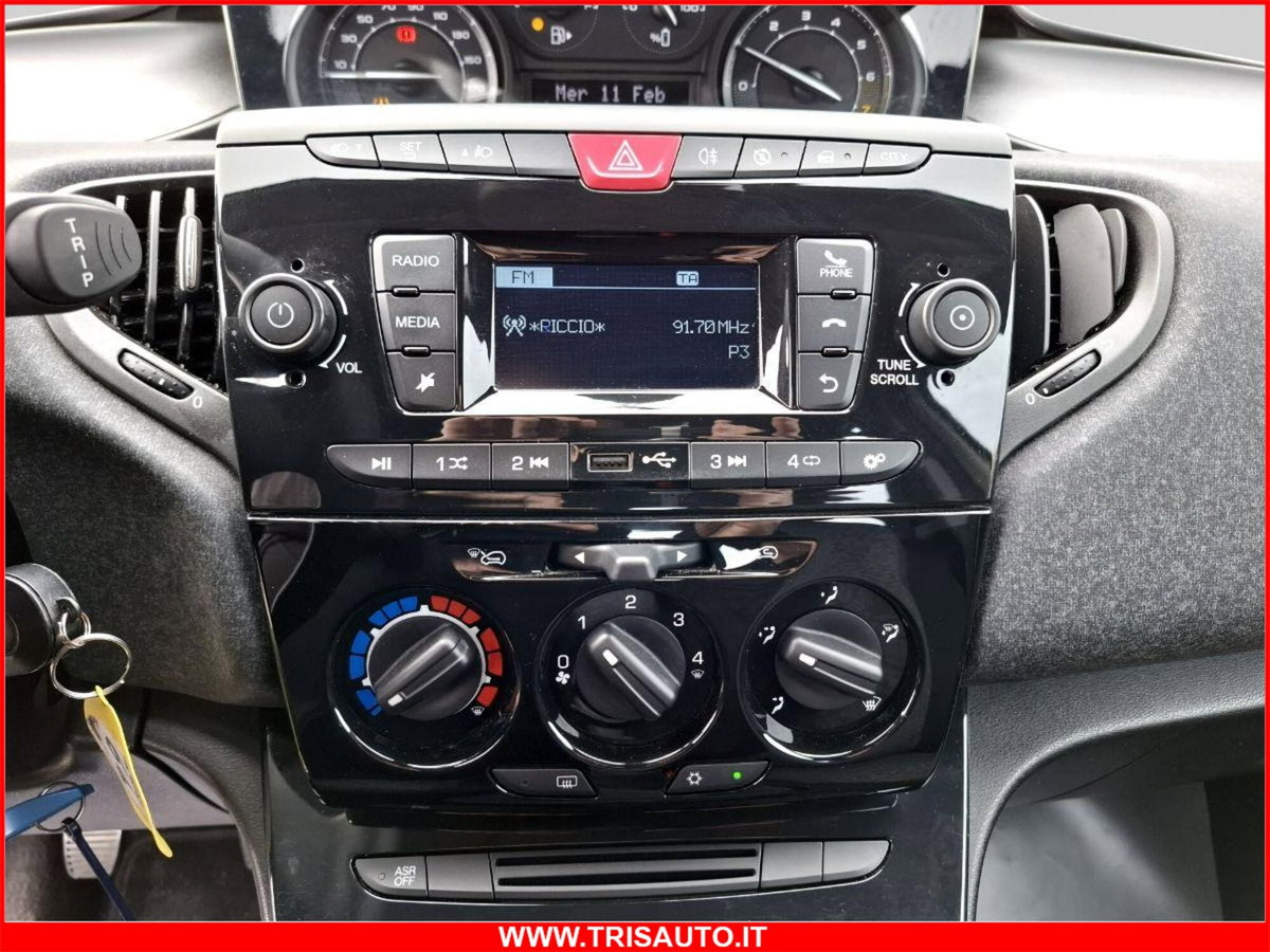 Lancia Ypsilon 1.0 FireFly 5 porte S&S Hybrid Silver Plus (14)