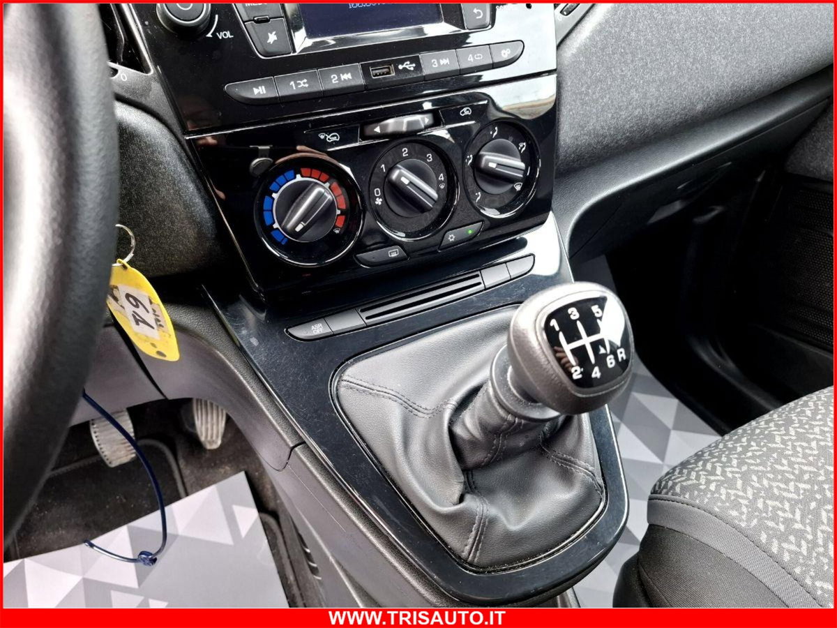 Lancia Ypsilon 1.0 FireFly 5 porte S&S Hybrid Silver Plus (15)