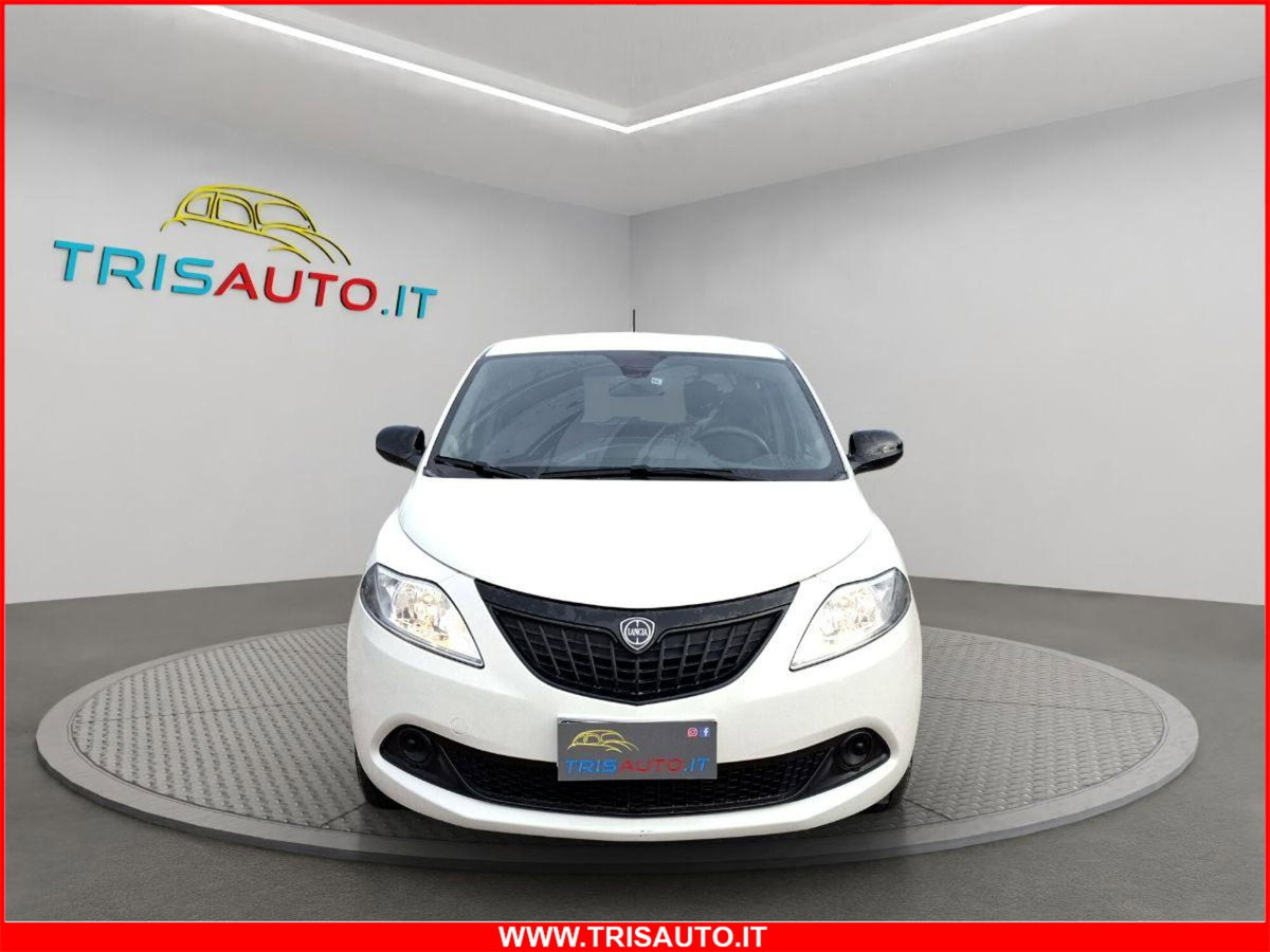 Lancia Ypsilon 1.0 FireFly 5 porte S&S Hybrid Silver Plus (16)