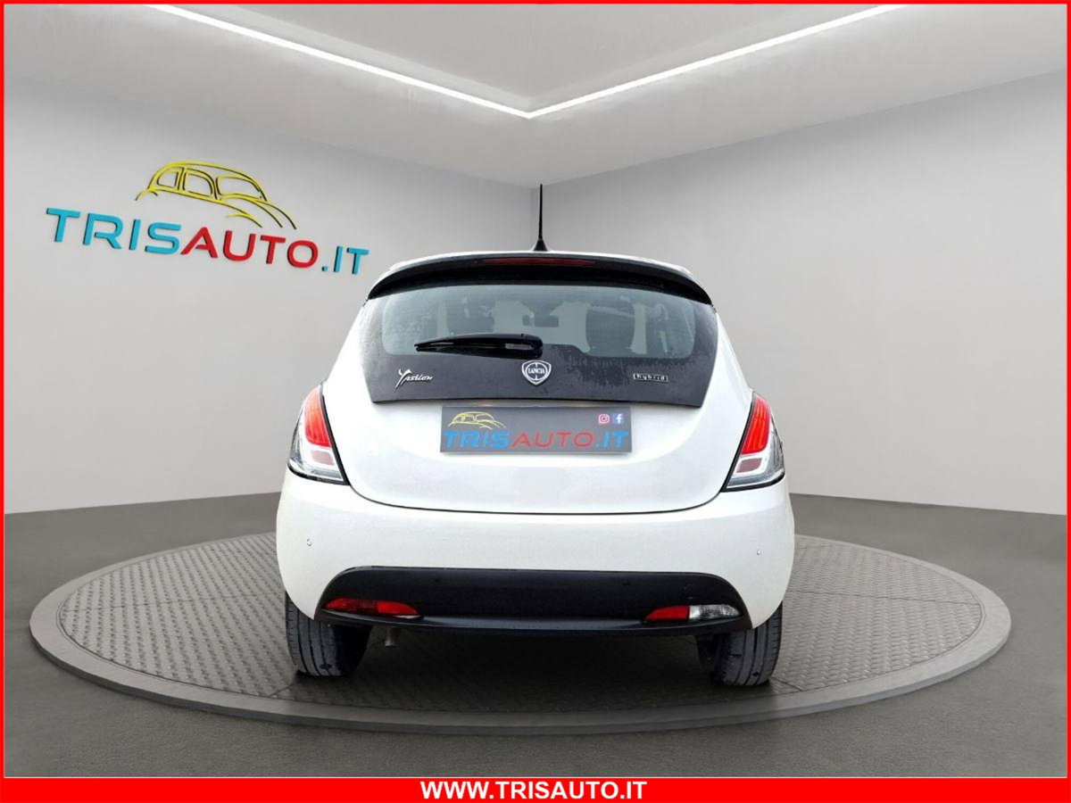 Lancia Ypsilon 1.0 FireFly 5 porte S&S Hybrid Silver Plus (17)