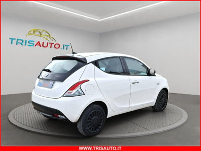 Lancia Ypsilon 1.0 FireFly 5 porte S&S Hybrid Silver Plus (4)
