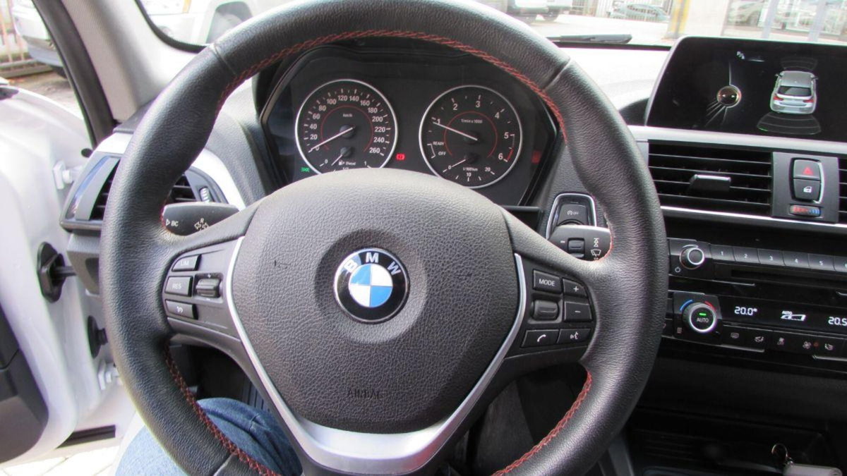 BMW Serie 1 5p. 118d xDrive 5p. Sport (11)