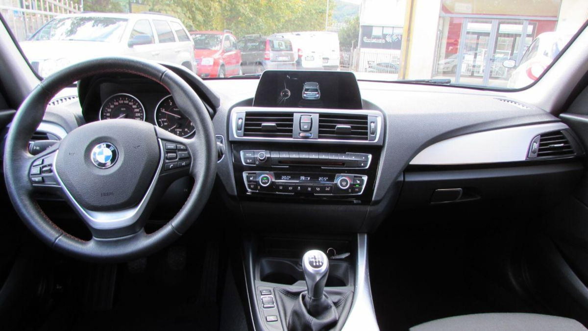 BMW Serie 1 5p. 118d xDrive 5p. Sport (9)