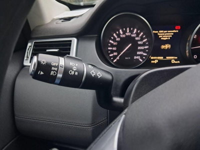 Land Rover Discovery Sport 2.0 TD4 150 CV Pure (10)