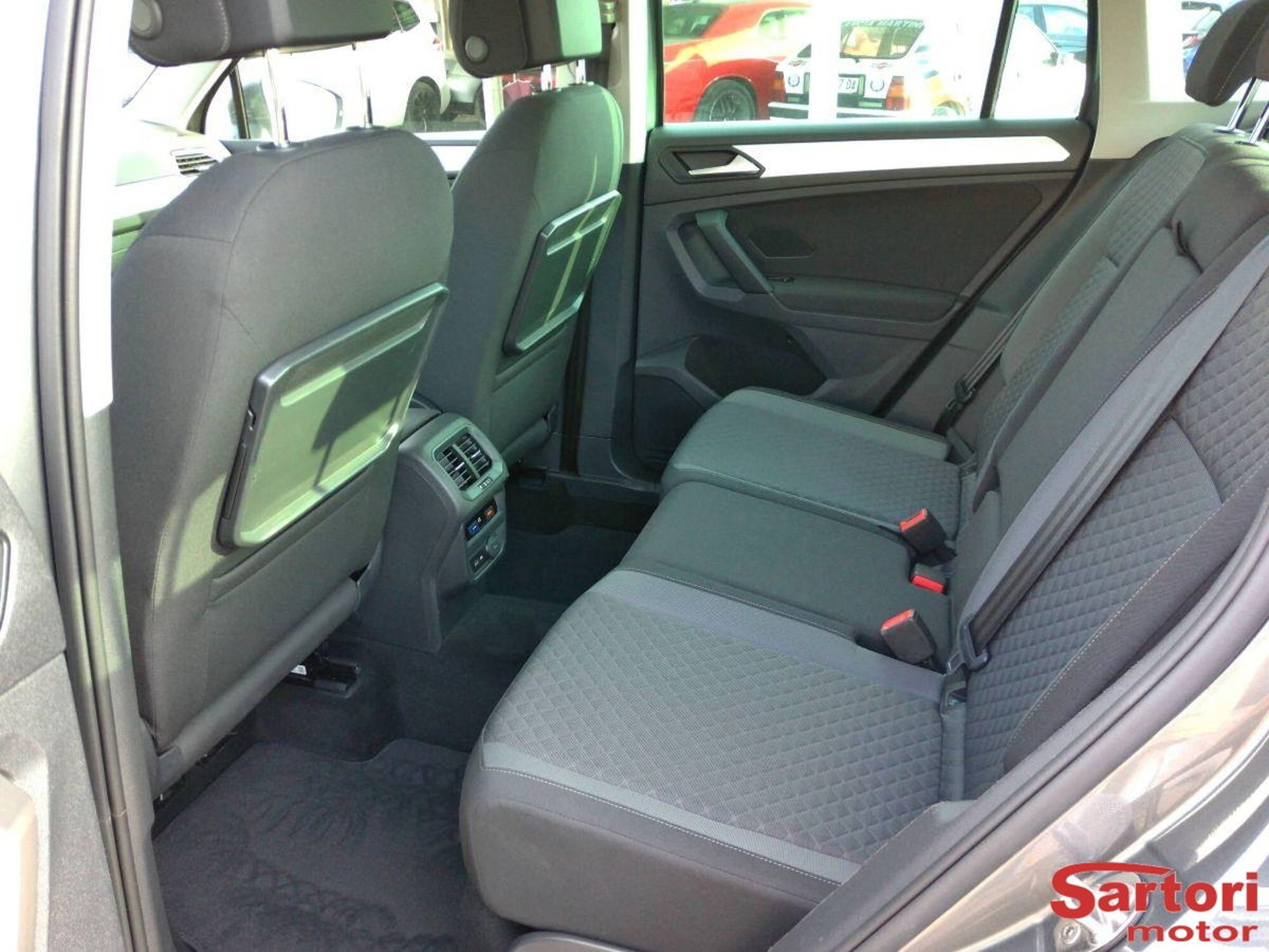 Volkswagen Tiguan Allspace 2.0 TDI SCR DSG 4MOTION Business BMT (8)