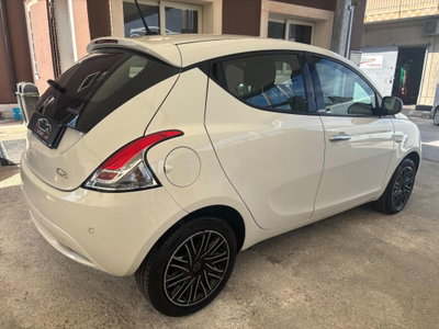 Lancia Ypsilon 1.0 FireFly 5 porte S&S Hybrid Gold Plus (5)