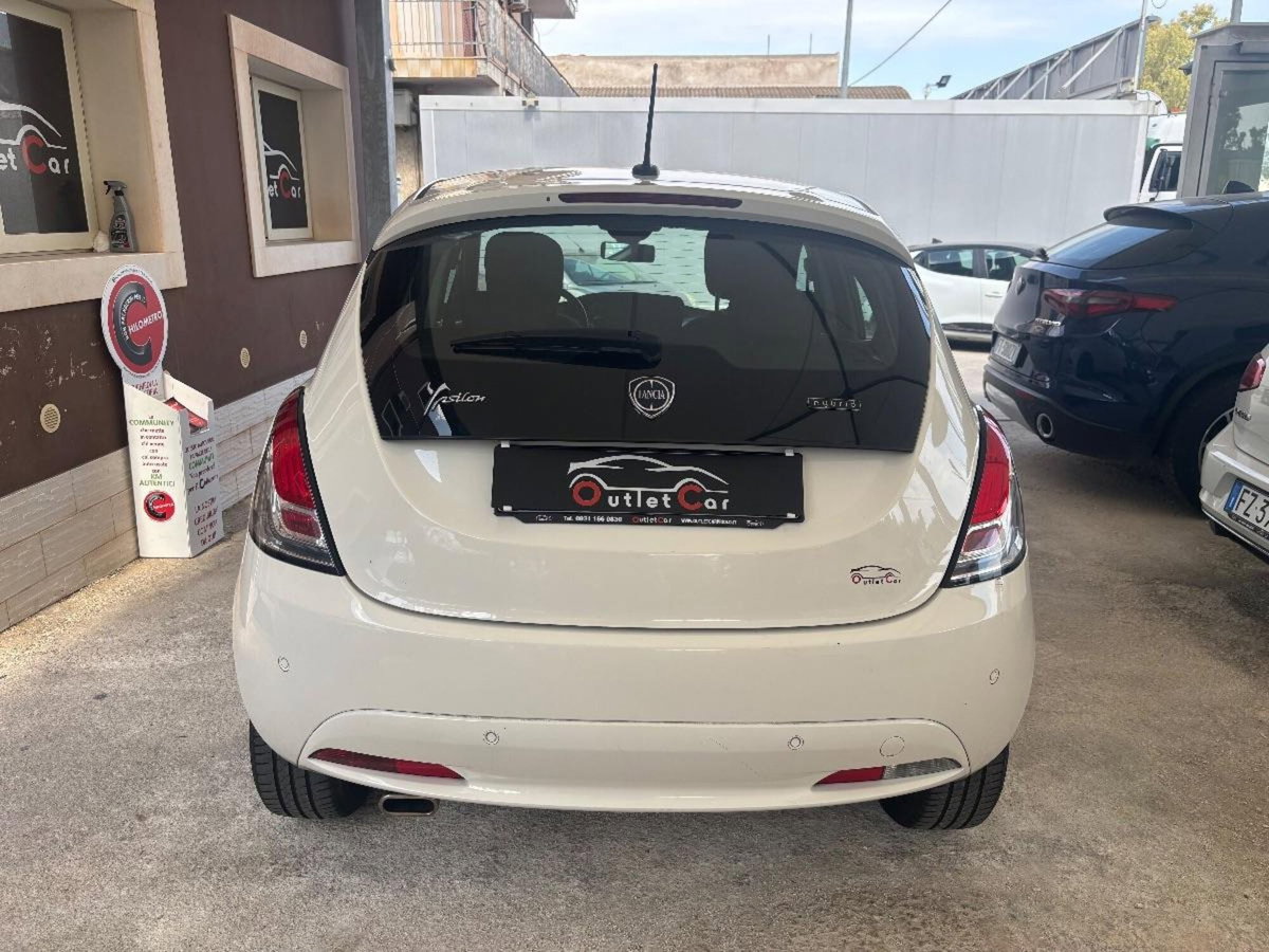 Lancia Ypsilon 1.0 FireFly 5 porte S&S Hybrid Gold Plus (6)