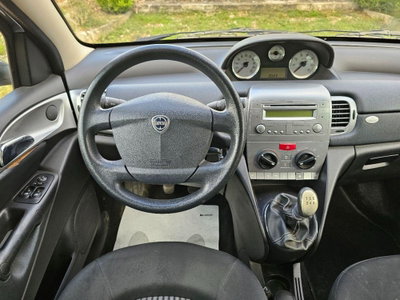 Lancia Ypsilon 1.2 Argento (11)